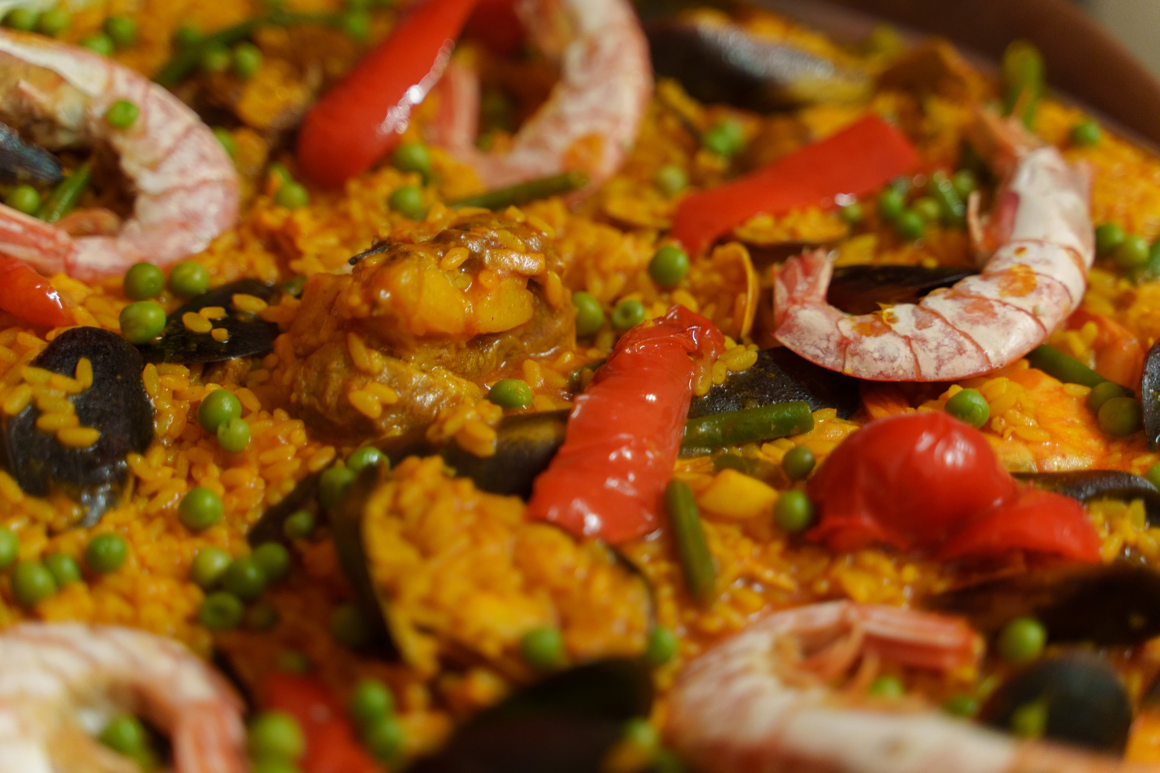 Paella Valenciana di El Caracol — il piatto signature