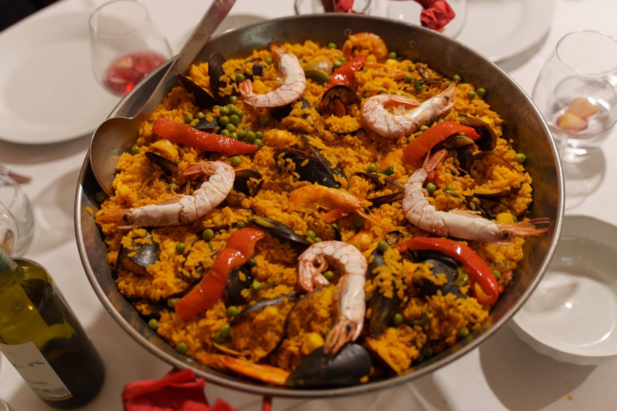 La padella di paella appena pronta